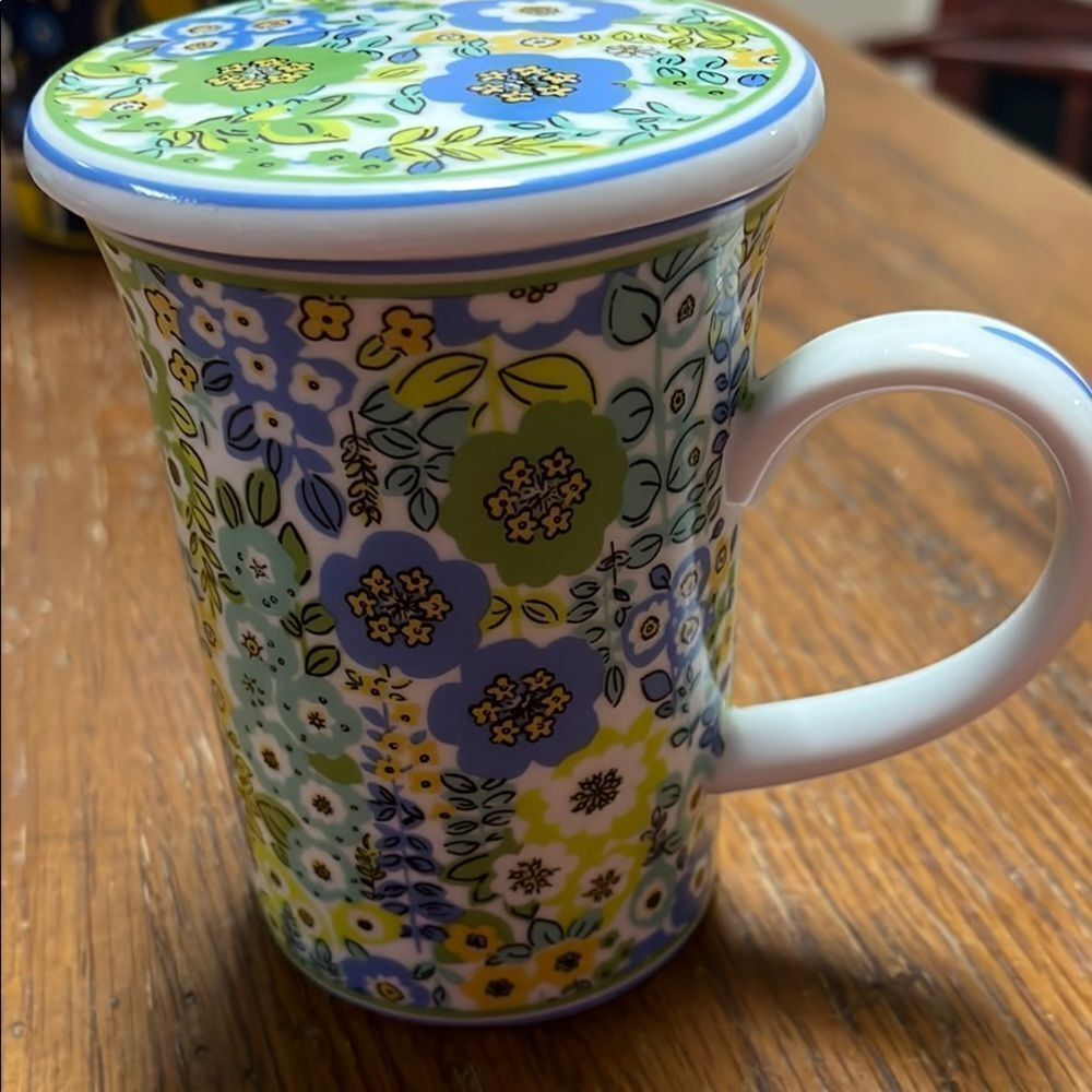 Vera Bradley Ceramic Mug with Lid
